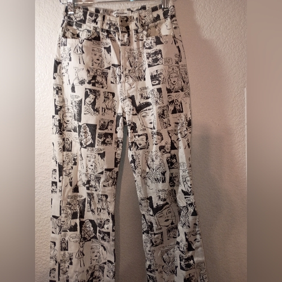 REFORMATION Comic Print Jeans size 23 - Picture 1 of 17